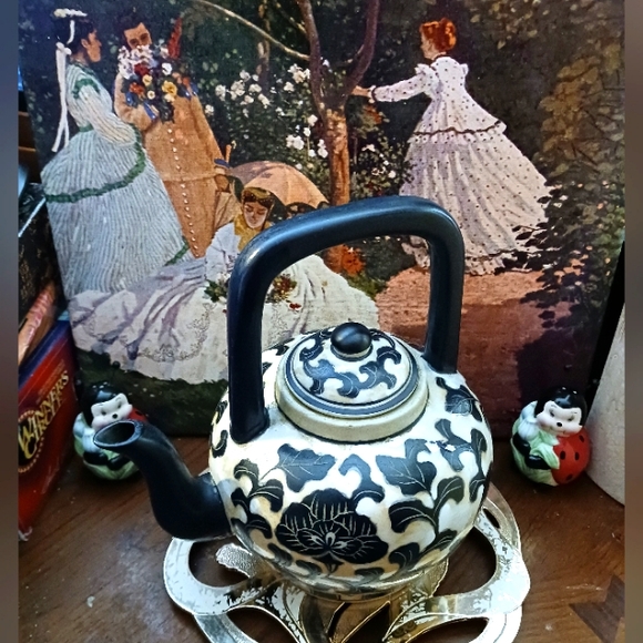 🫖Chinese Back&White Vintage Teapot 🍵 ☕️ RARE 1960's Asian Botanical Design.🫖 - Picture 1 of 14